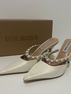 Steve Madden Ivory Pearl-Strap Pointed Toe Mules